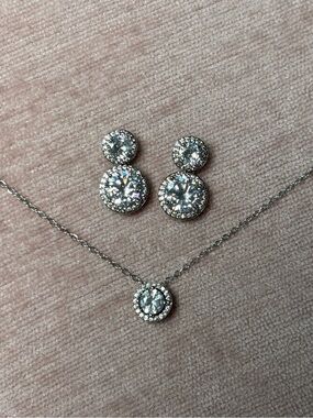 Earrings And Neckless